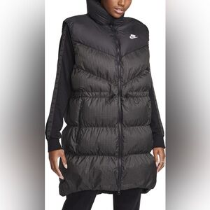 Nike Sportswear Windpuffer
Women's Therma-FIT Loose Long Puffer Gilet